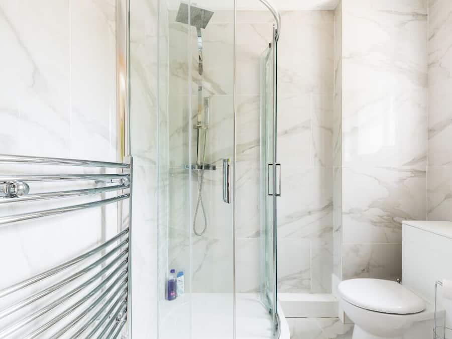 Studio | Bathroom | Free toiletries, hair dryer, towels, toilet paper