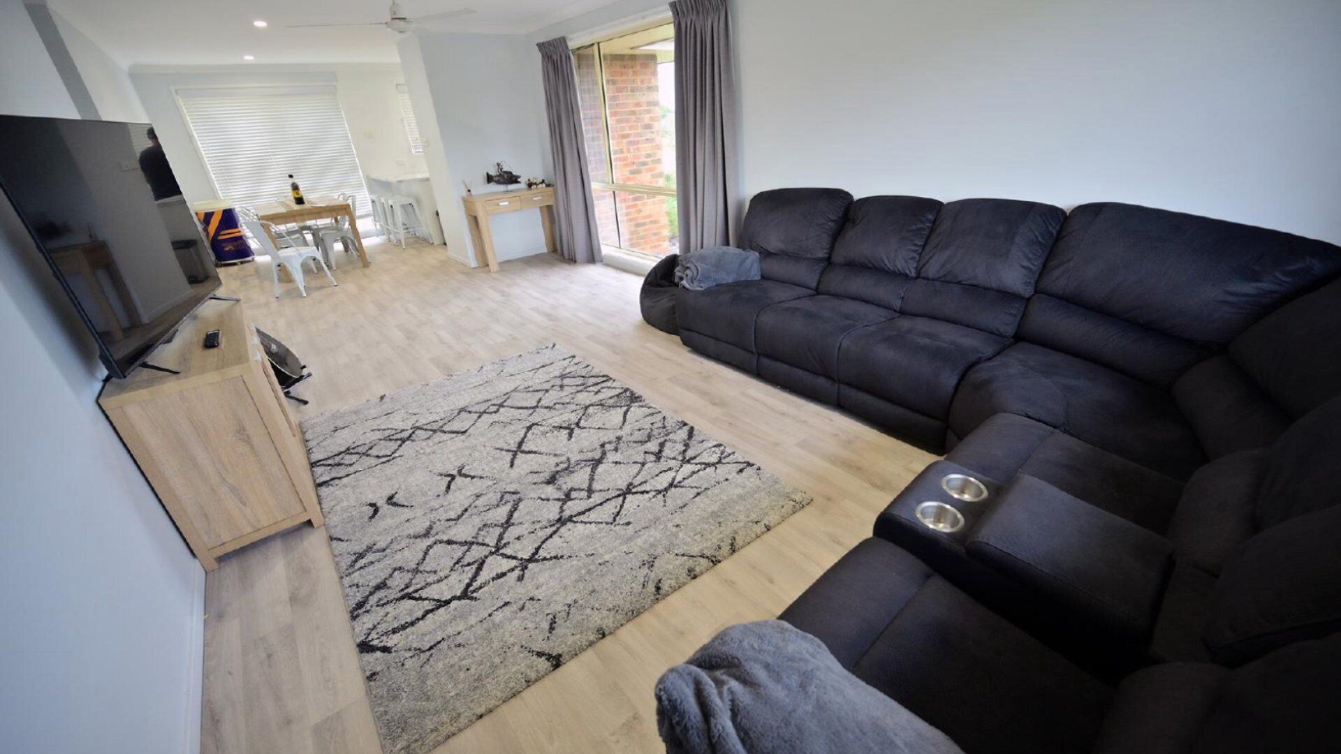 A wave from it all, TOP NOTCH