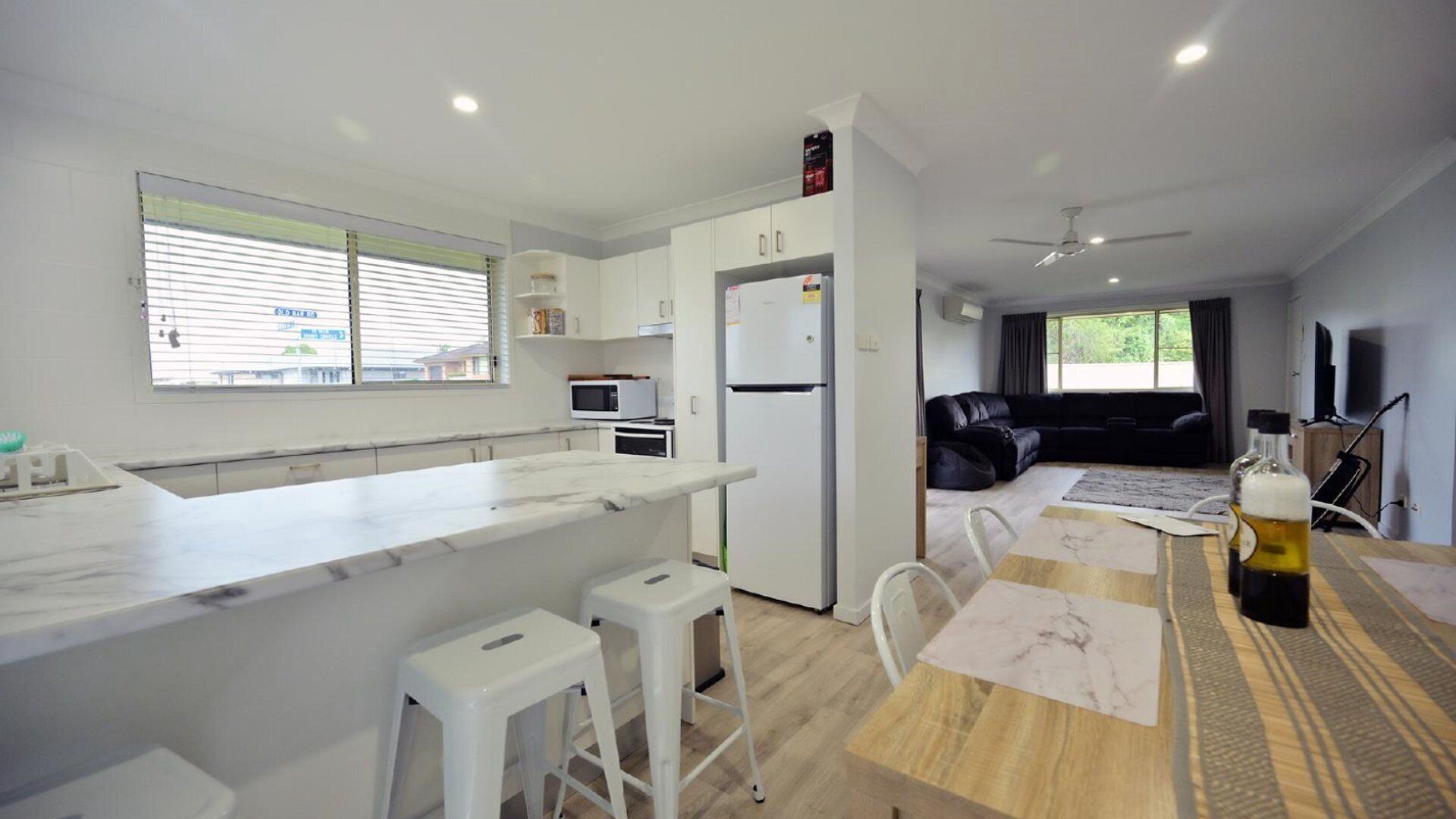 A wave from it all, TOP NOTCH