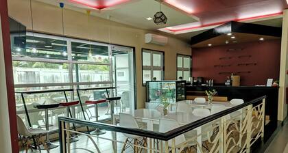 La Piazza Hotel and Convention Center