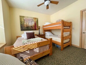 1 bedroom, bed sheets - 1BR,1BA for 5 – Close to Outdoor Activities (Brian Head)