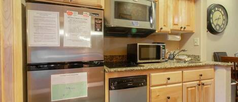 Fridge, microwave, stovetop, dishwasher