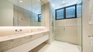Bathtub, hair dryer, towels