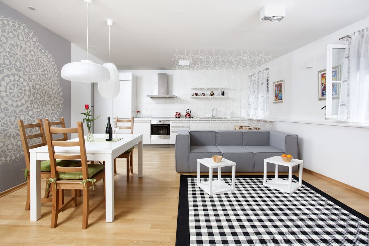Deluxe Apartment, 1 King Bed, Ensuite, Executive Level | Living area | 120-cm LED TV with cable channels, TV, Netflix