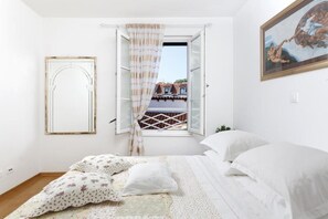Premium Penthouse, 3 Bedrooms, Corner | In-room safe, individually decorated, individually furnished, desk
