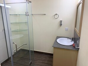 Executive Apartment, 3 Bedrooms | Bathroom