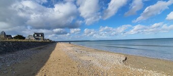 Cottage Lagoon Normandie, sea view, beach 75 m away, private swim spa and garden