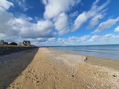 Cottage Lagoon Normandie, sea view, beach 75 m away, private swim spa and garden