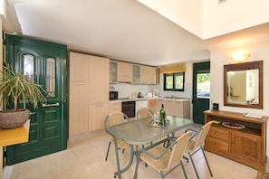 Family Villa | Private kitchen - THERETRA KIOTARI VILLAS (Rhodes)