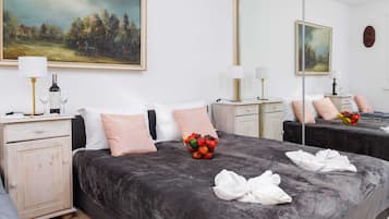 1 bedroom, iron/ironing board, WiFi, bed sheets