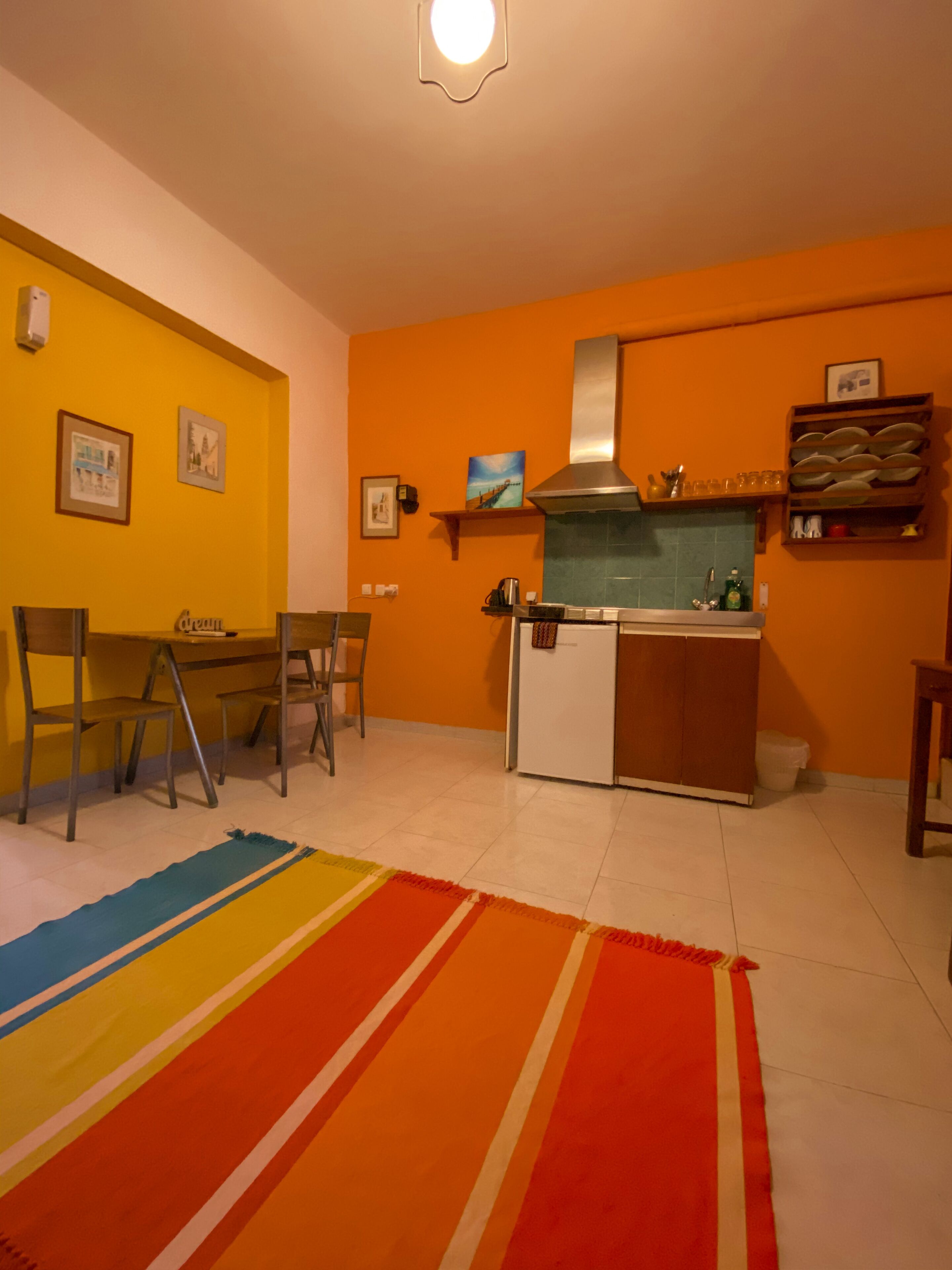 Habitación cuádruple clásica | Escritorio, espacio para trabajar con laptop y wifi gratis 