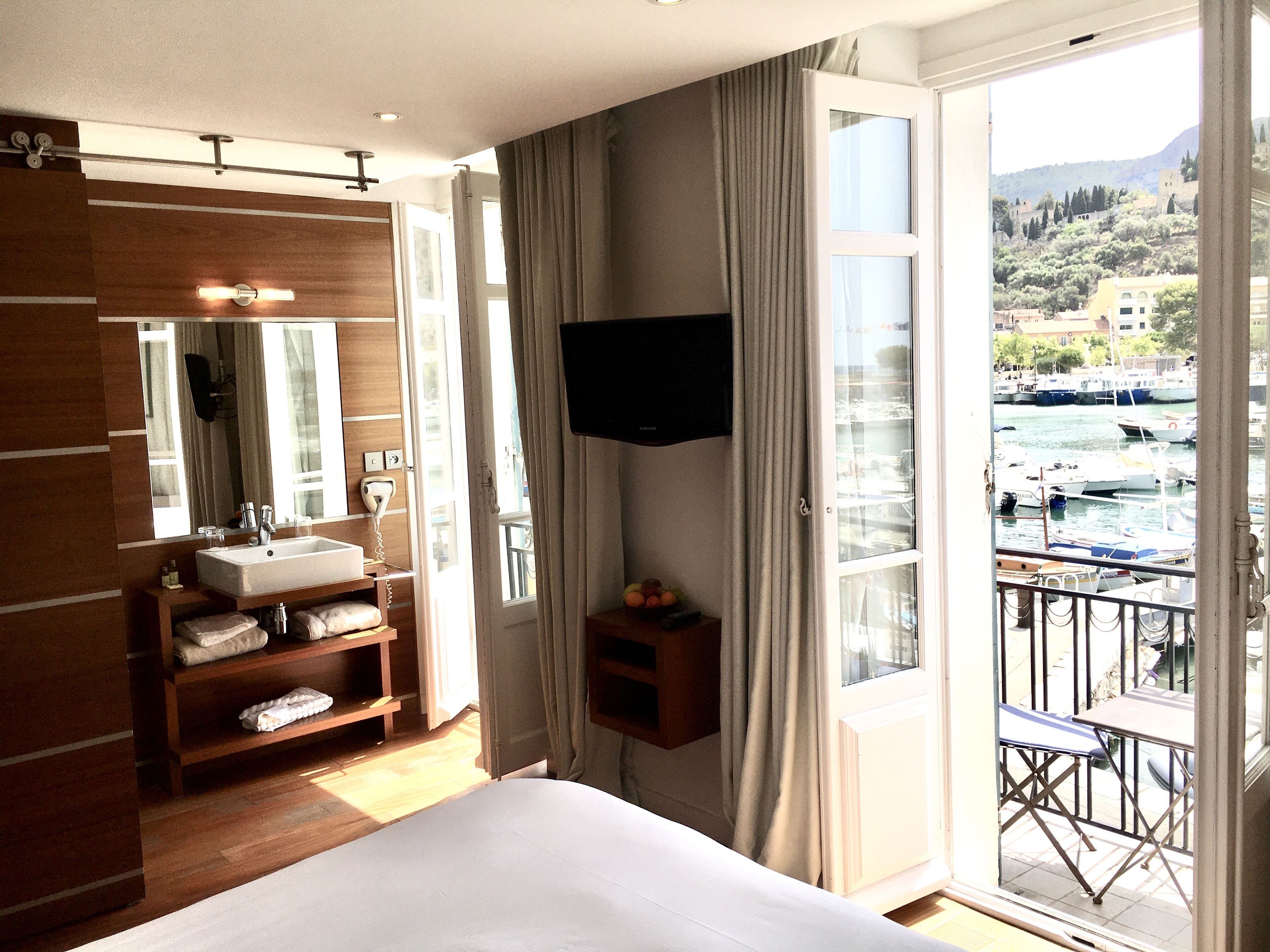 Tramontane, Chambre de Charme vue sur le Port de Cassis