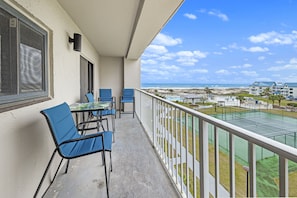 Appart'hôtel Familial, 2 chambres, balcon, en front de plage | Balcon