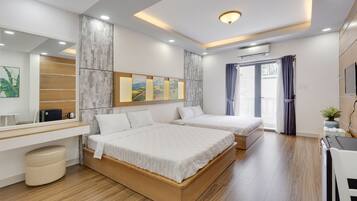 Familieværelse til 4 personer - balkon | Premium-sengetøj, dundyner, Select Comfort-senge, individuelt design