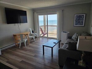 TV - Steps to the Ocean! 152 (North Topsail Beach)