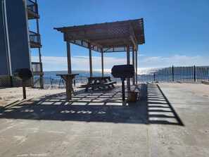 Outdoor dining - Steps to the Ocean! 152 (North Topsail Beach)