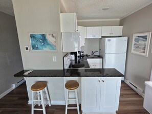 Fridge, microwave, oven, stovetop - Steps to the Ocean! 152 (North Topsail Beach)