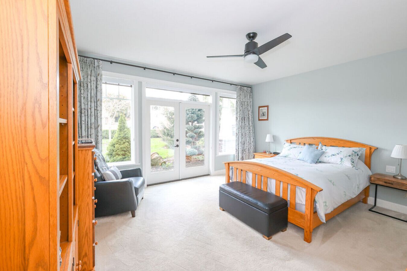 Pristine Rancher 3 bdrm rancher detached gym hot tub min to Cow Bay