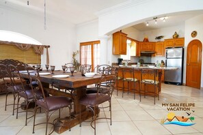 Dining - Casa Barcelona in Playa de Oro (San Felípe)