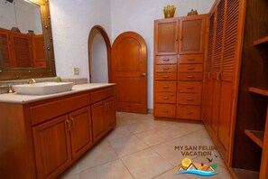 Shower - Casa Barcelona in Playa de Oro (San Felípe)