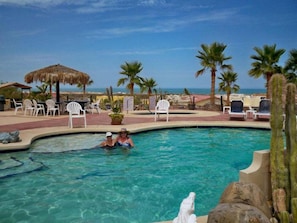 Pool - Casa Barcelona in Playa de Oro (San Felípe)