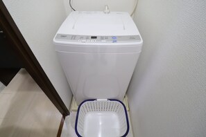 City Apartment | Bathroom | Combined shower/tub, hair dryer, bidet, towels - Serenite Nippombashi (Osaka)