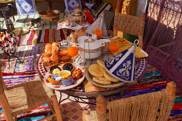 Dagelijks lokaal ontbijt inbegrepen