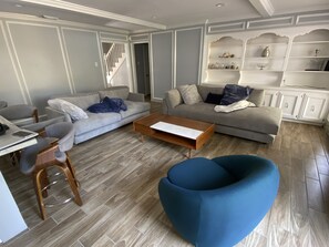 Living area - Resort Like Place in Katy TX (Katy)