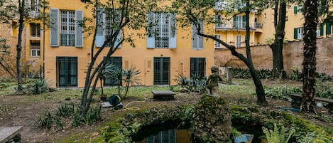 Esterni