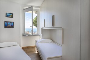 1 chambre, fer et planche à repasser, Wi-Fi gratuit, draps fournis