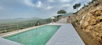 Villa Fiori con Piscina by Wonderful Italy