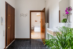 3 makuuhuonetta, ilmainen Wi-Fi, vuodevaatteet