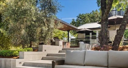 Healdsburg Luxe Reserve for 8, pool, spa, firepit