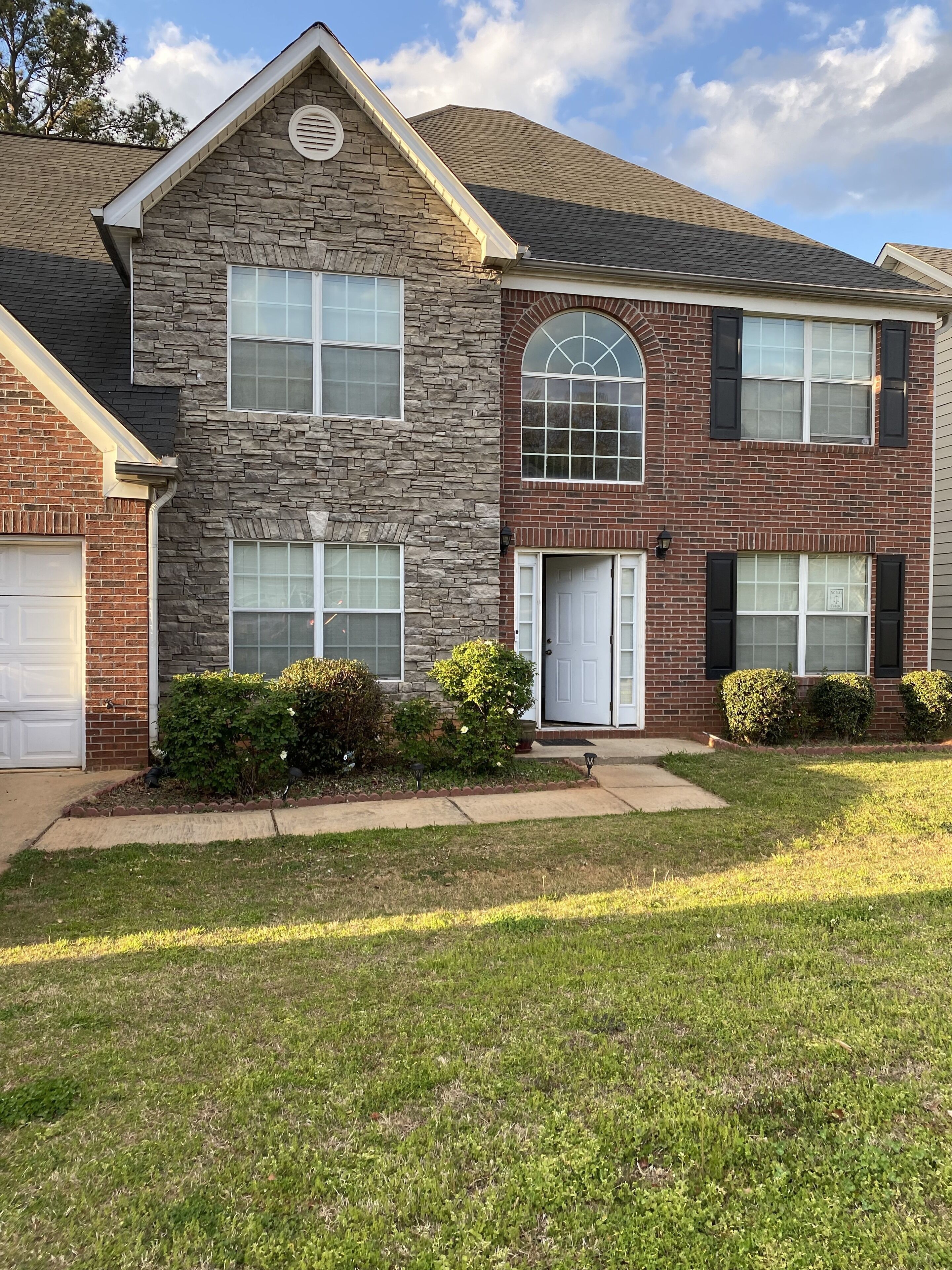 Comfortable Bedroom and Full Bathroom