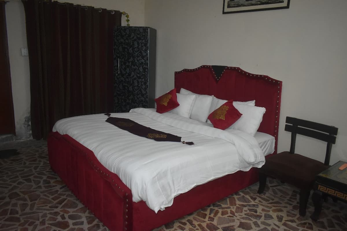 deluxe double room | iron/ironing board, free wifi