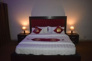 豪華雙人房 | 熨斗/熨衣板、免費無線上網