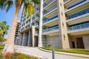 Exterior - Charming apartment in Sport city (Dubai)