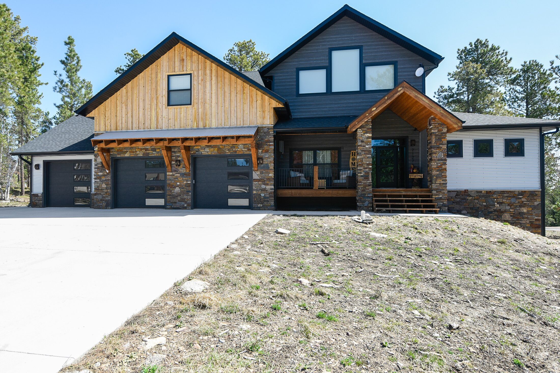 5300 Sq. Ft. Spacious Lodge w/ Swim Spa, 3-Levels and Full Game Room and Bar