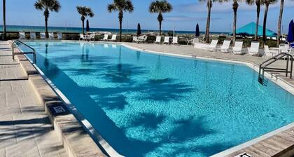 Master on Gulf with Balcony access Free round of Golf & Activities Every Day!