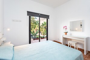 3 bedrooms, in-room safe, iron/ironing board, travel crib