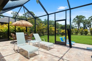 Outdoor dining - Coral Breeze  | Sunshelf | 4 Bed, 3 Bath (Rotonda West)