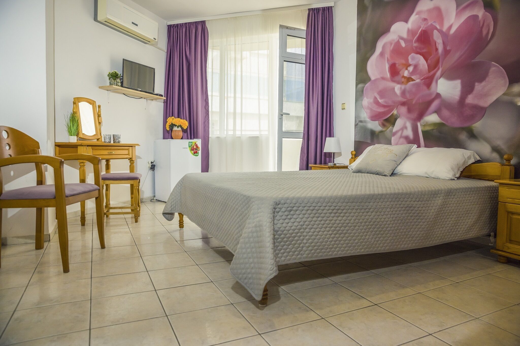 1 bedroom, travel cot, free WiFi, bed sheets