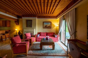 Junior Suite | Desk - The Pavillon du Golf (Marrakech)