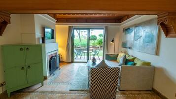 1 habitación y escritorio