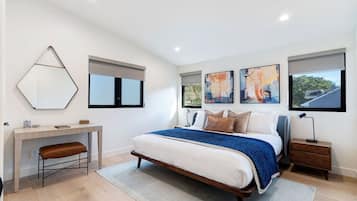 1 bedroom, desk, iron/ironing board, WiFi