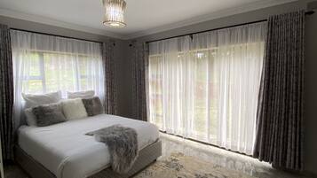 Vila luxo | 2 quartos, ferros/tábuas de passar roupa, Wi-Fi de cortesia