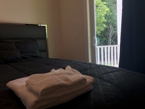 3 Schlafzimmer, Schreibtisch, Bügeleisen/Bügelbrett, WLAN