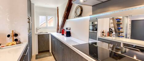 Frigorífic, microones i torradora