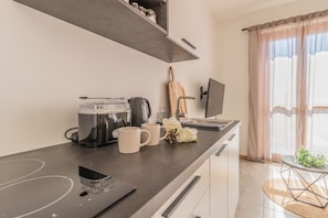 Fridge, oven, dishwasher, coffee/tea maker - varenna wonderlust varennaholidays (Perledo)