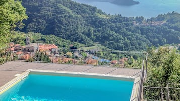 Piscina all'aperto